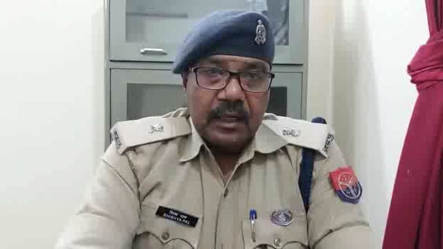 दिबियापुर थाना क्षेत्र के कलेक्ट्री रोड पर दुकानदार के साथ हुई मारपीट के मामले में अपर पुलिस अधीक्षक ने मीडिया को बताया