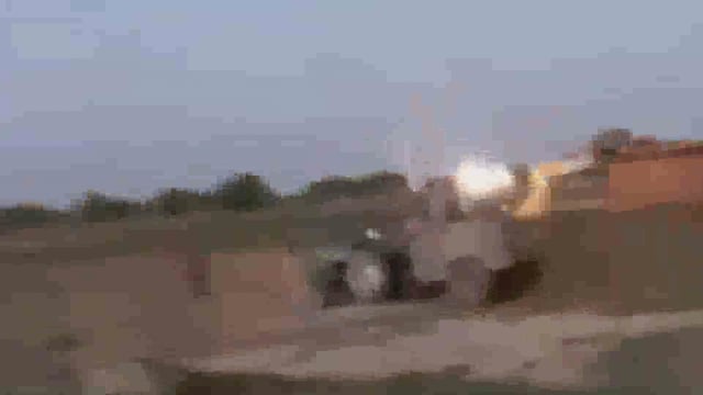 मनरेगा मजदूरों के पेट पर चल रही जे सी बी
दूसरे ग्राम के दूसरे ग्राम में ले रहे मनरेगा भुगतान! 
ब्लाक मांधांता ग्राम तरौल