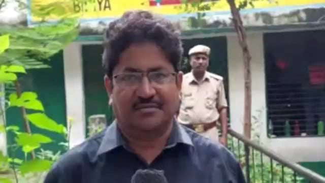 औरैया तहसील के प्राइमरी विद्यालय इंग्लिश मीडियम बिरिया का डीएम पीसी श्रीवास्तव ने किया निरीक्षण, दी जानकारी