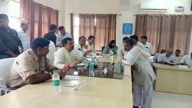 राजेश्वर राज्यमंत्री अनूप प्रधान खैर तहसील सभागार के समाधान में सुनी जन समस्याएं