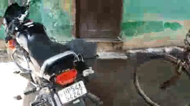 बिजली विभाग का जर्जर भवन बना मौत का भवन हो सकती है कोई भी दुर्घटना