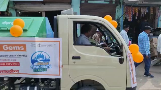 जालौन
नगर पालिका कर्मियों ने निकाली स्वच्छता संदेश यात्रा 