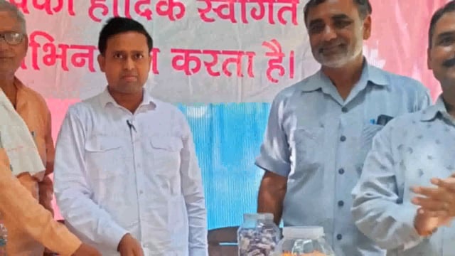 खेलन वन इंटर कॉलेज में मनाया प्रधानमंत्री का जन्मदिन



