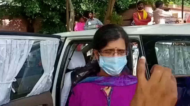 डलमऊ रायबरेली।  जिलाधिकारी एवं पुलिस अधीक्षक की अध्यक्षता में संपूर्ण समाधान दिवस आयोजित किया गया। समाधान दिवस में फरिया