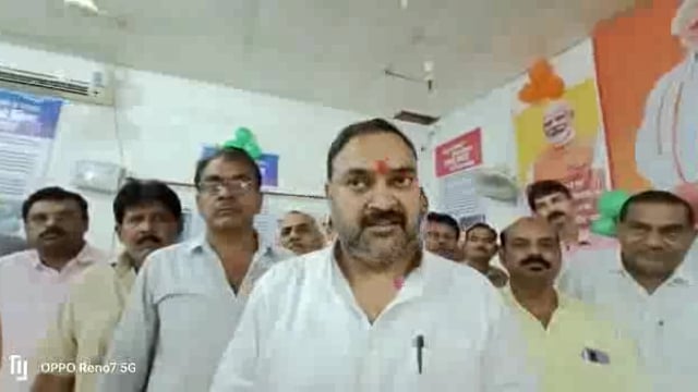 जालौन
प्रधानमंत्री नरेन्द्र मोदी के जन्मदिन पर भाजपा नेताओं ने दी शुभकामनाएं 