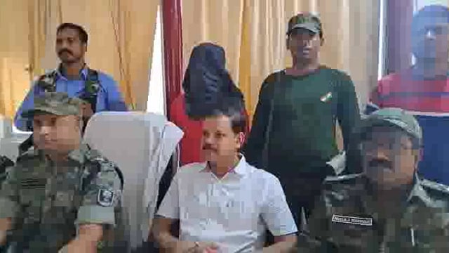 हवेली खड़गपुर एक लाख के इनामी मोस्ट वांटेड नक्सली को एसटीएफ ने बक्सर के समीप से किया गिरफ्तार एसपी अभियान ने दी जानकारी