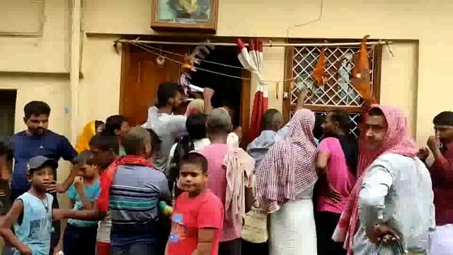 असरगंज में आकस्मिक बीच योजना के तहत बीज का वितरण सलाहकार एवं समन्वयक निजी मकान मैं बैठकर मनमाने तरीके से  लेते हैं आवेदन