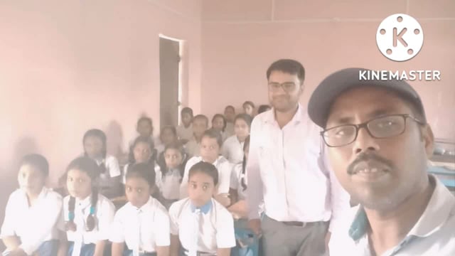 प्रोन्नत मध्य विद्यालय इटहरी में कार्यरत शिक्षक की नियुक्ति नवोदय विद्यालय में होने पर विद्यालय में विदाई समारोह आयोजित