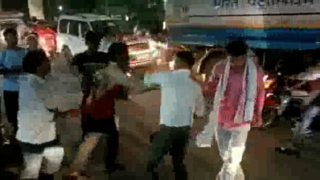 राया के  बाजार में लात घूंसा से हुयी मारपीट विडियो वायरस पुलिस ने चार को लिया हिरासत में