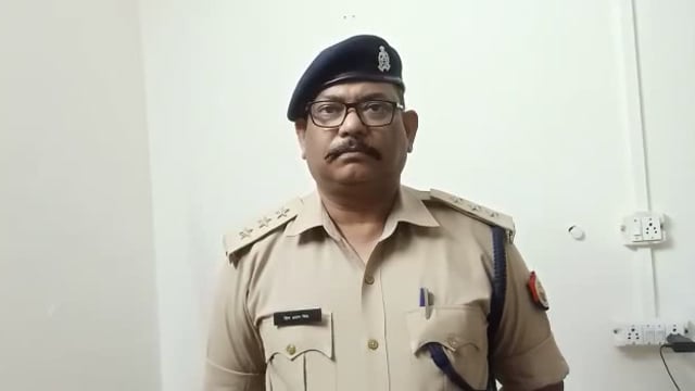 अलीगढ़:11 वर्ष की उम्र से लेकर शादी होने तक सौतेले चाचाओ ने किया बलात्कार महिला का आरोप
