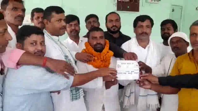 राजद के नवनिर्वाची हसपुरा प्रखंड अध्यक्ष को विधायक समेत कार्यकर्ताओ ने दी बधाई,अध्यक्ष ने जताया आभार