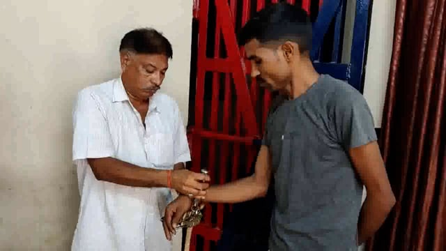 तारापुर पुलिस ने विशेष छापेमारी अभियान चलाकर शहीद चौक व मुश्किपुर से 2 शराबियों को किया गिरफ्तार