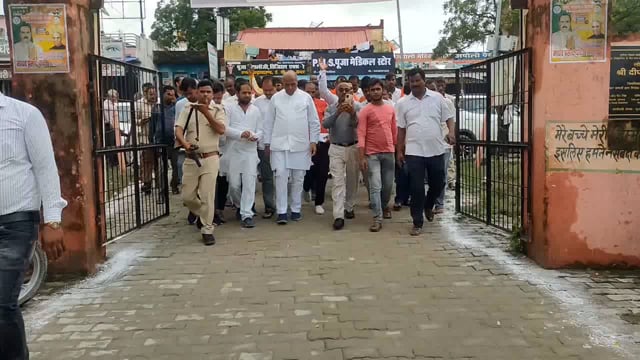 PM मोदी के जन्म दिवस के उपलक्ष में सामुदायिक स्वास्थ्य केंद्र इटवा में सांसद पाल ने स्वास्थ्य शिविर का किया आयोजन