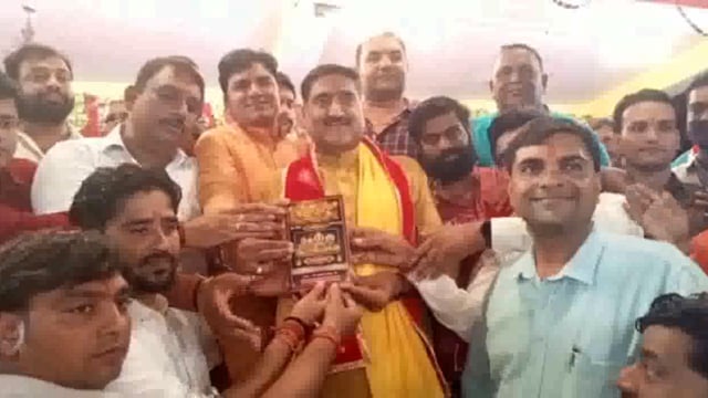 कस्बा खैर में रामलीला का हुआ शुभारंभ सांसद सतीश गौतम के कर कमलों द्वारा किया गया शुभारंभ