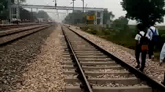 मजदूर वर्ग और रेलवे स्टेशन सोनाई