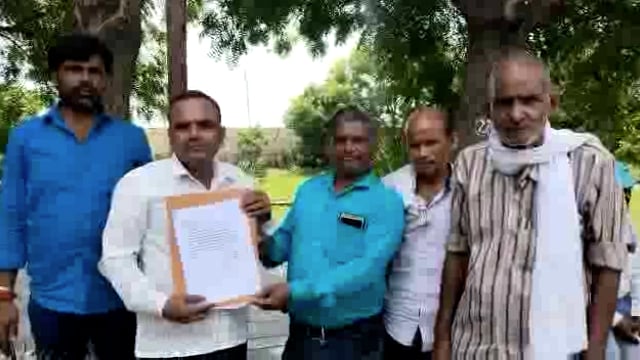  स्वतंत्रता संग्राम सेनानी गांव पीपरपुर मेंअमृत सरोवर योजना के मामले को लेकर ग्रामीणों ने लगाए आरोप#Dm#cm