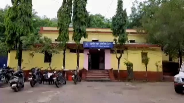 एसबीआय एटीएम मशीनमध्ये सेवानिवृत्त प्राध्यापकांचे एटीएम कार्ड बदलून 40 हजाराला अज्ञाताने लावला चुना