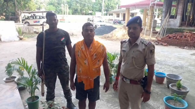 लखीसराय नगर थाना के बालगुदर पेट्रोल पंप के सामने मुख्य सड़क से से नगर पुलिस ने एक अभियुक्त को किया गिरफ्तार