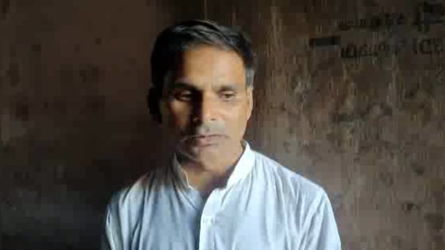 कोटेदारों की शिकायत पर सांसद प्रतिनिधि राजेश द्विवेदी ने भभनी में ठेकेदार व संबंधित को लगाई फटकार ।