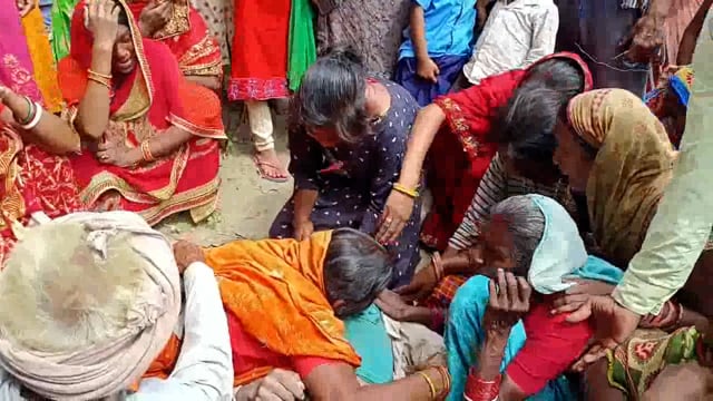 कोशी धार चमरा पुल में बाबा विश्वकर्मा की प्रतिमा विसर्जन दौरान एक 18 वर्षीय युवक की गहरे पानी में डूबने से मौत हो गई