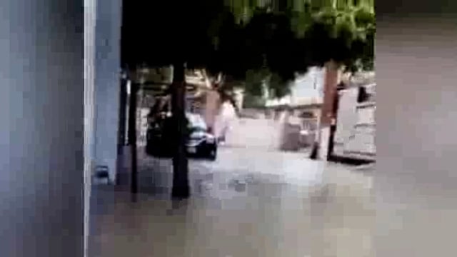 कोंच:आसमानी आफत से परेशान हुई जनता सड़के हुई जलमग्न लोग हुए परेशान