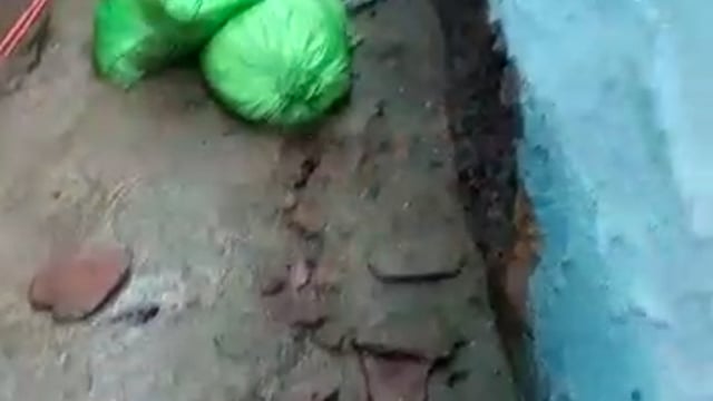 जालौन
बारिश से भर-भराकर गिर पड़ा कच्चा मकान
गृहस्थी का सामान भी दबा
जालौन नगर क्षेत्र का मामला 