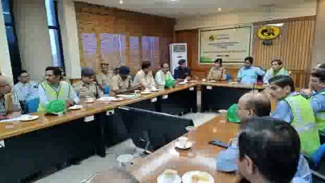 गेल पाता में मॉक ड्रिल और रिअर्सल को लेकर जिला प्रशासन के अधिकारियों ने की समीक्षा बैठक