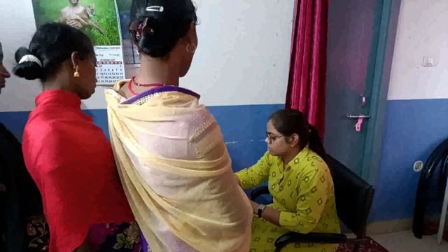 सूरजगढ़ पीएचसी में गर्भवती महिलाओं का किया गया है ए एन सी जांच