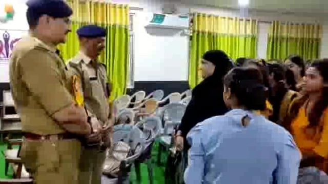 एएसपी के नेतृत्व में मिशनशक्ति अभियान के तहत छात्राओं,बालिकाओं को किया जागरूक