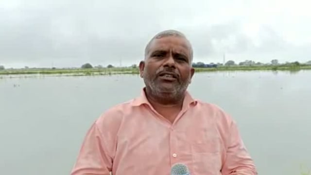 जालौन
पिछले दो दिनों से लगातार हो रही बारिश से जनजीवन अस्त-व्यस्त हो गया है 