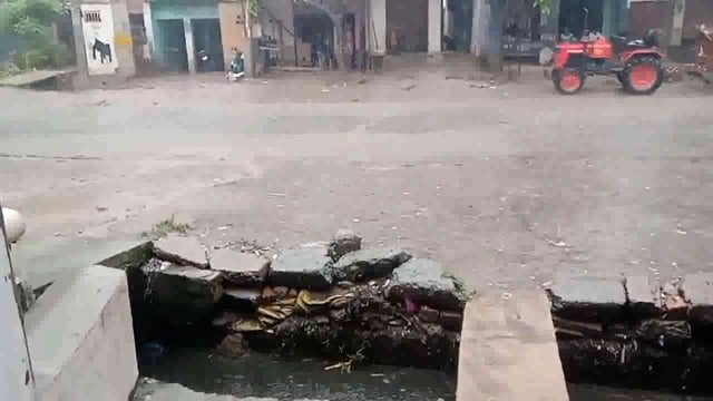 अलीगढ़ में भारी बारिश को देखते हुए डीएम ने 2 दिन के लिए कॉलेज किए बंद