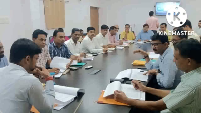 जिलाधिकारी बांका द्वारा पीएम आवास योजना एवं पंचायत योजनाओं की प्रगति को लेकर समीक्षा बैठक आयोजित