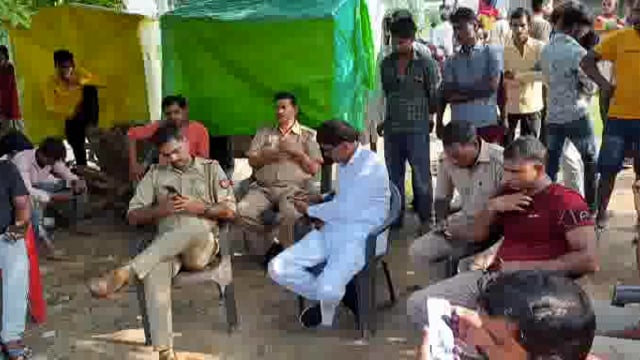 त्रिलोकपुर थाना क्षेत्र के बिस्कोहर के पश्चिम टोले में संदिग्ध हाल में युवक की मौत ।