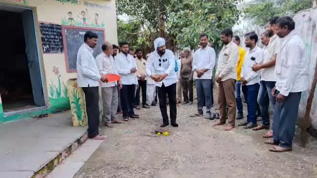 मन्ना उमरगा येथे मनसेचे जिल्हा अध्यक्ष संजय राठोड यांच्या हस्ते विविध विकास कामाचा शुभारंभ