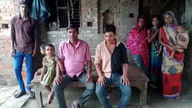 लटिया में दबंगों ने घर में घुस कर युवक पर धारदार हथियार से किया जान लेवा हमला ।