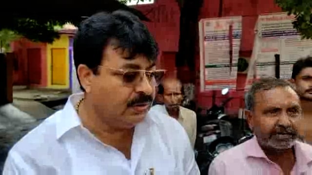 औरैया के नरायनपुर में विद्युत विभाग की लापरवाही से युवक की मौत। पूर्व पालिका अध्यक्ष का विद्युत विभाग पर फूटा गुस्सा