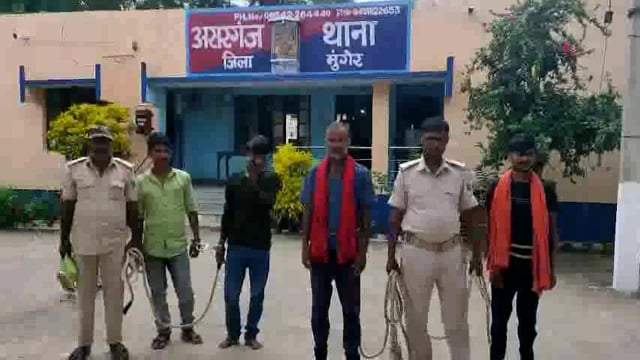 शादपुर गांव के तीन एवं चौरगांव गांव के एक शराबी गिरफ्तार भेजे गए जेल