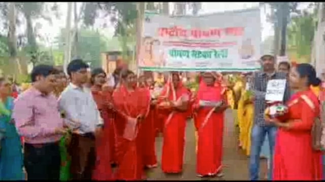 नवाबगंज बाल विकास परियोजना द्वारा पोषण मटका रैली निकाल कर लोगों को किया गया जागरूक