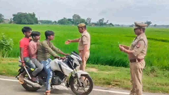 इटवा तहसील क्षेत्र में यातायात नियमों का उल्लंघन करने वाले 8 वाहनों से पुलिस ने वसूला ₹8000 का समन शुल्क