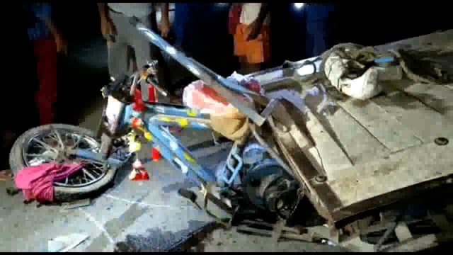 ट्रक ने जुगाड़ गाड़ी में मारी टक्कर एक की मौके पर हुई मौत