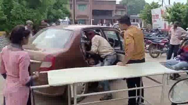 अज्ञात कारणों के चलते युवक ने की आत्महत्या करने की कोशिश