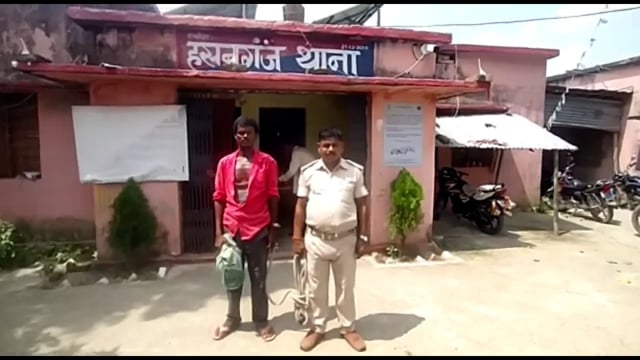 महमदिया कमला पुल पर  पुलिस ने एक शराबी को हंगामा करते किया गिरफ्तार भेजा जेल