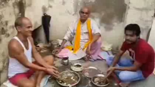 जालौन,कोंच:पितरों को मनाने का आखिरी मौका, सर्वपितृ अमावस्या पर आज