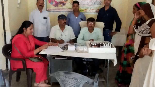 गोंडा प्राथमिक स्वास्थ्य केंद्र पर आयोजित मुख्यमंत्री जन आरोग्य मेले में कुल  43 लोगों का पंजीकरण कर किया गया निशुल्क 