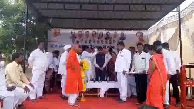 माजी गृहराज्यमंत्री संजय बनसोडे यांचा सोमनाथपूर येथे नागरी सत्कार