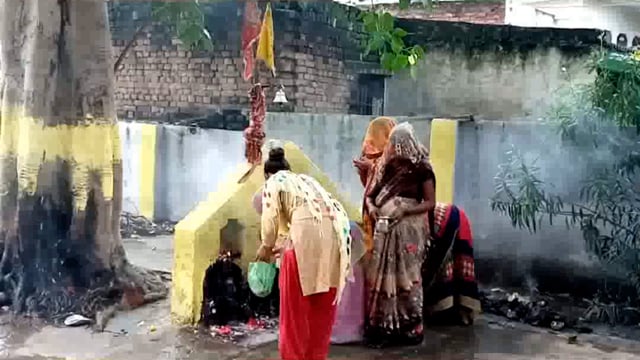 ग्रामीण क्षेत्र में शारदीय नवरात्रि की धूम: भक्तों ने की शैलपुत्री की पूजा अर्चना