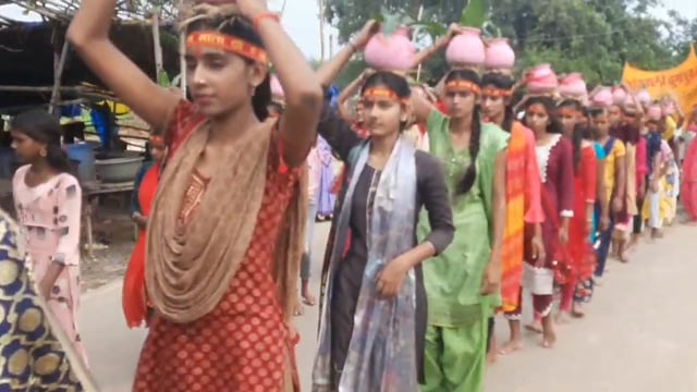 चानन  : चानन प्रखंड क्षेत्र के विभिन्न दुर्गा मंदिरों एवं पूजा पंडालों में शारदीय नवरात्र शुर, निकली भव्य कलश शोभायात्रा