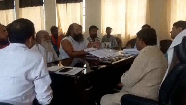 गौवंशो को लंपी वायरस से बचाव को लेकर नगर निगम ने तेज किए प्रयास नगर आयुक्त और मेयर ने ली बैठक