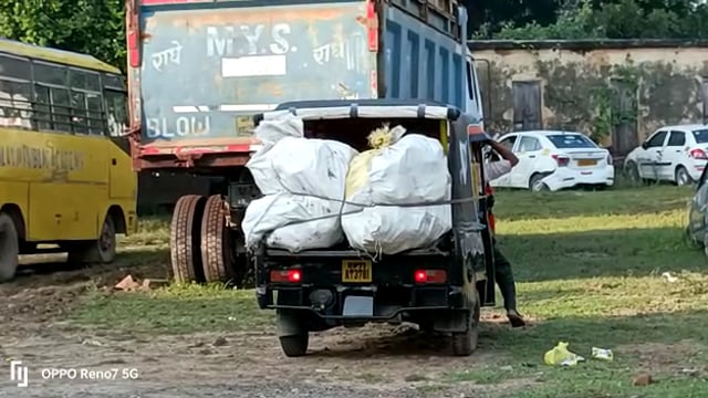 जालौन
सुबह सुबह चल पड़ा उप संभागीय परिवहन अधिकारी का कानूनी हंटर 