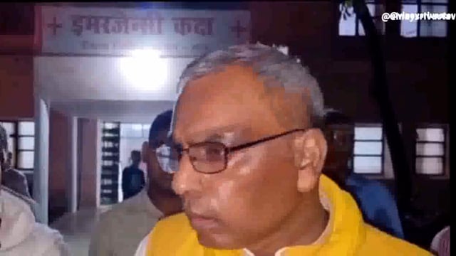 सुभासपा के राष्ट्रीय अध्यक्ष ओमप्रकाश राजभर जिला अस्पताल पहुंचे